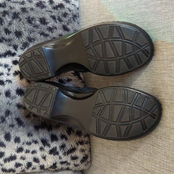 GH Bass Sheena Blue Tooled Textured Slip On Shoes Clogs 9M Fits Like 8.5 - Picture 7 of 14